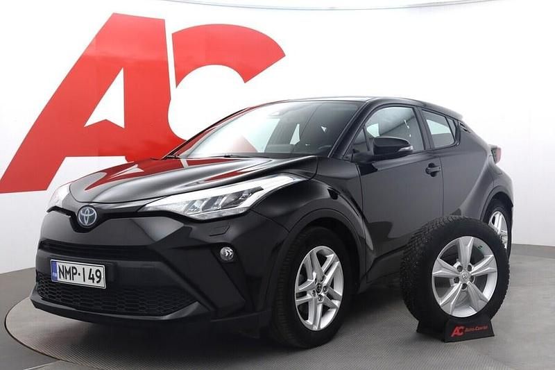 Musta Käytetty 2022 Toyota C-HR Active Katumaasturi | 24 990 € (Perustarjous) - Kuva 1/4