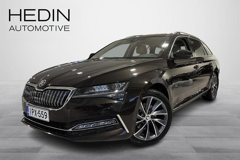Käytetty Skoda Superb LAURIN & KLEMENT 156 HP (114 kW) 2021 Ruskea Farmari