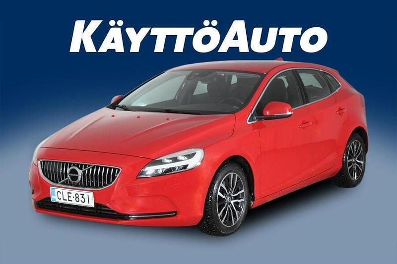 Käytetty Volvo V40 122 HP (89 kW) 2018 Punainen Viistoperä