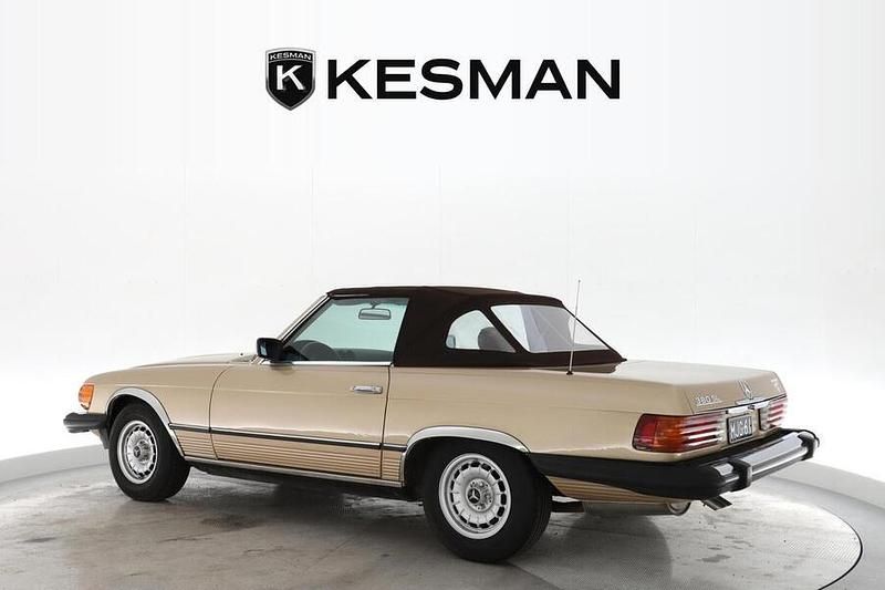 Käytetty Mercedes SL380 1984 Avoauto