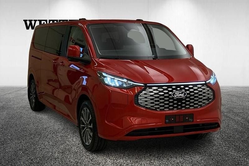 Uusi Ford Tourneo Titanium X 160 kW (218 HP) 2025 Punainen Tila-auto