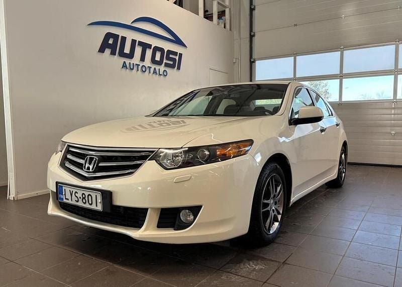 Käytetty Honda Accord Elegance 156 HP (114 kW) 2009 Valkoinen Sedan