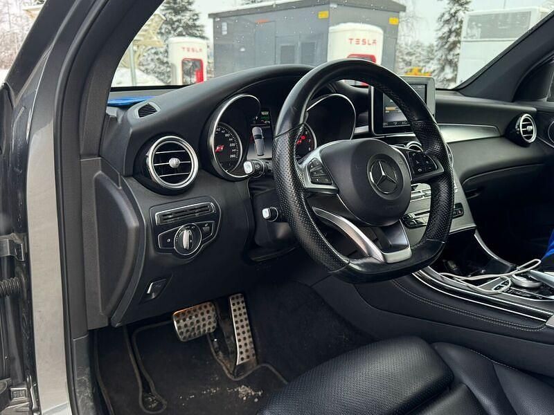 Käytetty Mercedes GLC350 Business 211 HP (155 kW) 2018 Katumaasturi