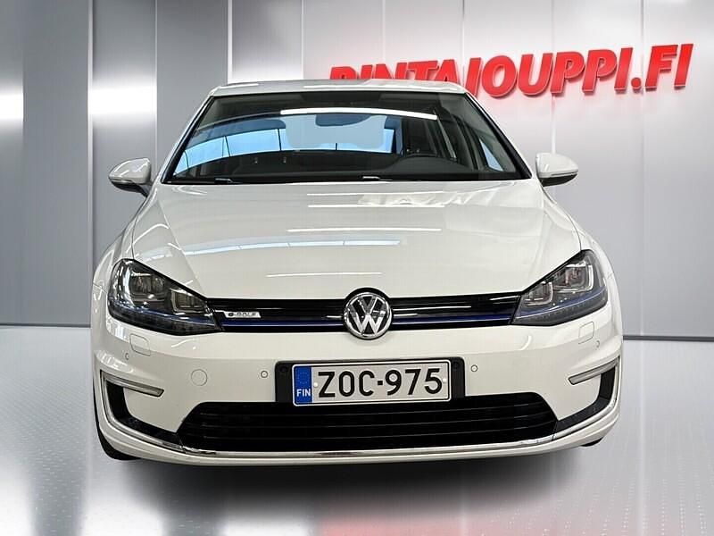 Käytetty VW e-Golf 85 kW (116 HP) 2016 Valkoinen Viistoperä