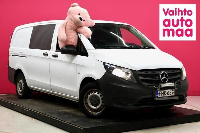 Käytetty Mercedes Vito 88 HP (64 kW) 2017 Van