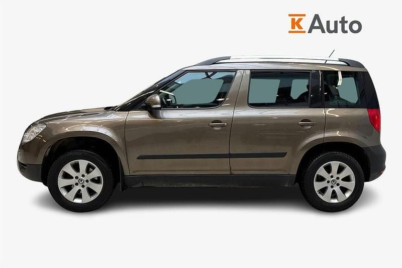 Käytetty Skoda Yeti Adventure 105 HP (77 kW) 2012 Ruskea (beige) Katumaasturi