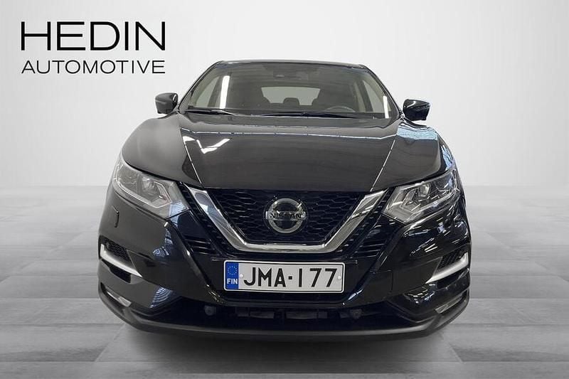 Käytetty Nissan Qashqai Acenta 158 HP (116 kW) 2021 Musta Katumaasturi
