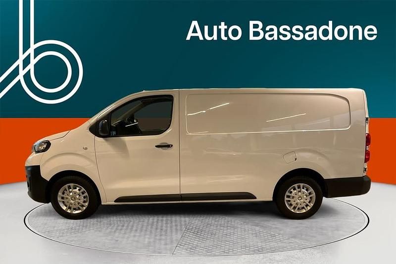 Käytetty Peugeot Expert 144 HP (105 kW) 2022 Van