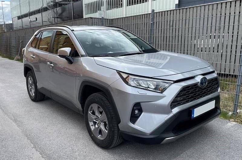 Käytetty 2023 Toyota RAV4 Hybrid Active Katumaasturi | 41 600 € (Perustarjous) - Kuva 1/1
