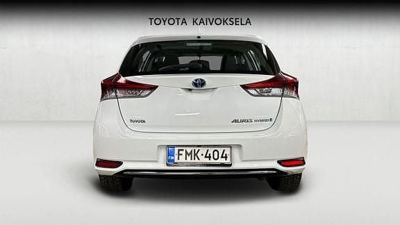 Käytetty Toyota Auris Active 98 HP (72 kW) 2016 Valkoinen Viistoperä