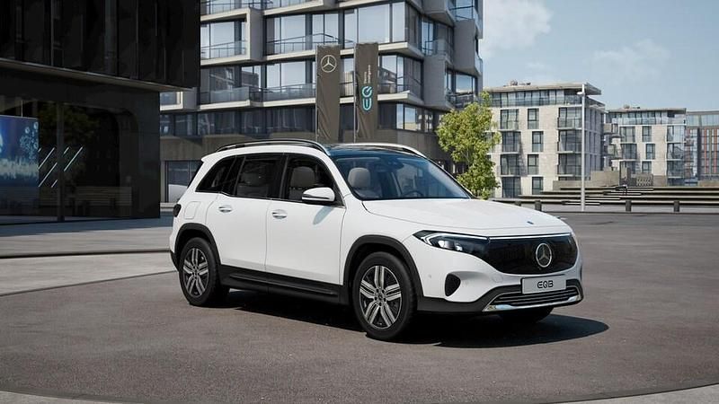 Käytetty Mercedes EQB300 Advanced Plus 167 kW (228 HP) 2024 Katumaasturi