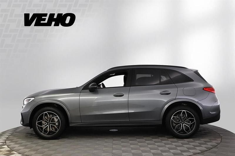 Käytetty Mercedes GLC300e Advanced Plus 313 HP (230 kW) 2023 Harmaa Katumaasturi