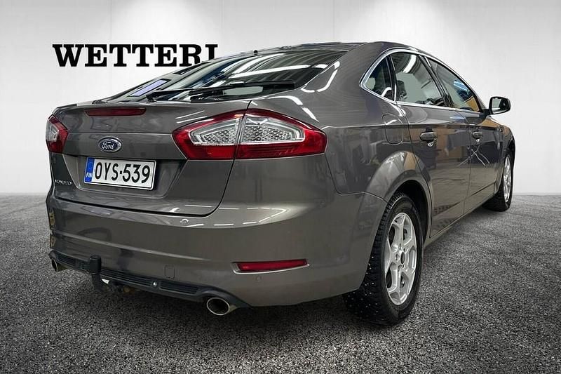 Käytetty Ford Mondeo Titanium 203 HP (149 kW) 2011 Ruskea Viistoperä