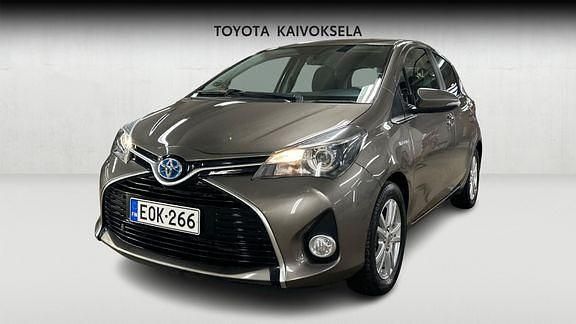 Käytetty Toyota Yaris Active 72 HP (52 kW) 2016 Harmaa Viistoperä
