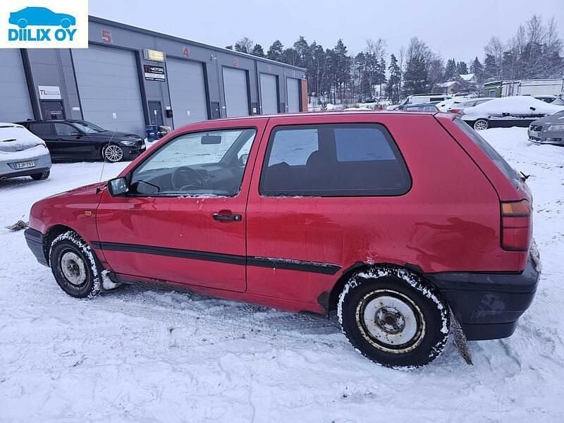 Käytetty VW Golf III 75 HP (55 kW) 1994 Viistoperä