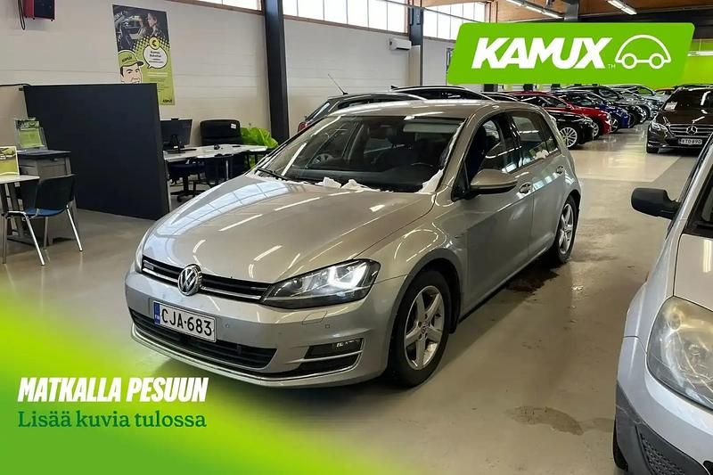 Käytetty VW Golf VII Highline 140 HP (102 kW) 2013 Hopea / harmaa Sedan