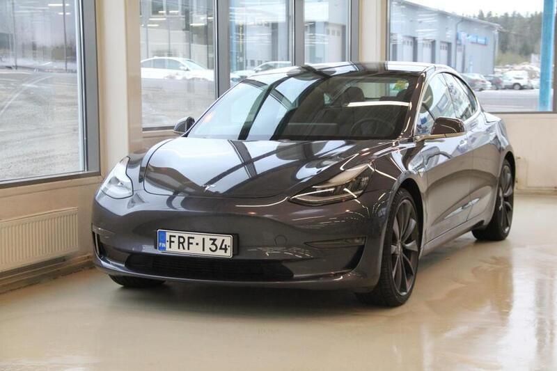 Harmaa Käytetty 2019 Tesla Model 3 Performance Sedan | 27 990 € (Perustarjous) - Kuva 1/4