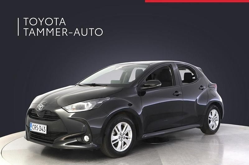 Musta Käytetty 2024 Toyota Yaris Hybrid Viistoperä | 22 480 € (Supertarjous) - Kuva 1/3