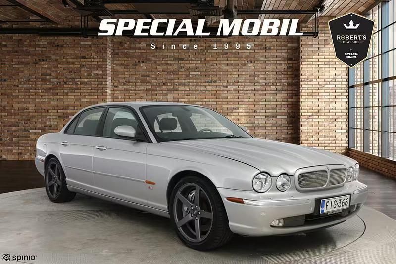 Hopea Käytetty 2004 Jaguar XJR Supercharged Sedan | 18 900 € - Kuva 1/4