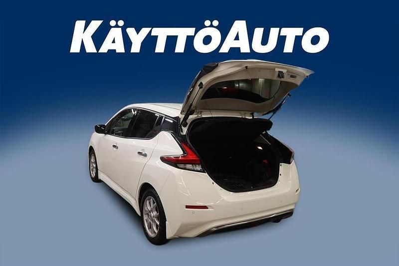 Käytetty Nissan Leaf 360º 110 kW (150 HP) 2022 Met. valkoinen Viistoperä