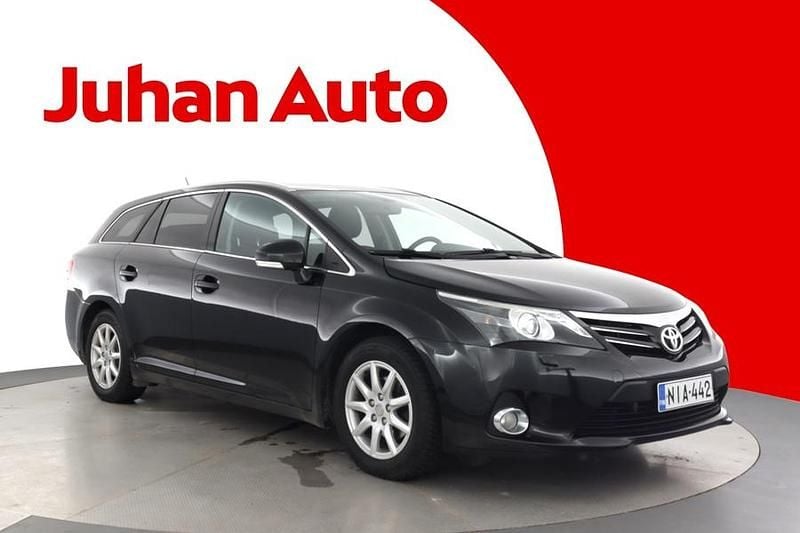 Käytetty Toyota Avensis Multidrive S 147 HP (108 kW) 2012 Musta Farmari