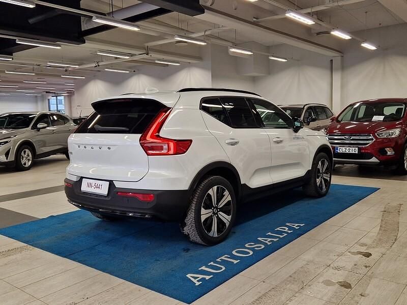 Käytetty Volvo EX40 Plus 185 kW (252 HP) 2025 717 Katumaasturi