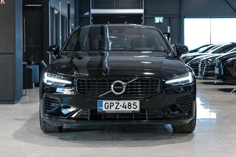 Käytetty Volvo S60 Business Edition 392 HP (288 kW) 2021 Sedan