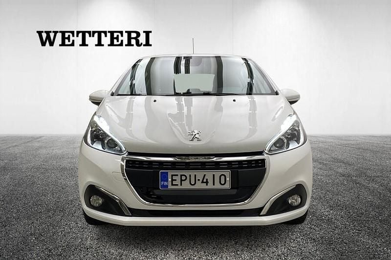 Käytetty Peugeot 208 Signature Sky 83 HP (61 kW) 2018 Valkoinen Viistoperä