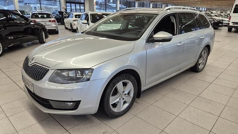 Harmaa Käytetty 2015 Skoda Octavia Style Farmari | 13 900 € (Perustarjous) - Kuva 1/4