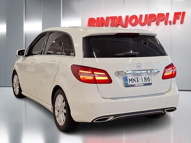 Käytetty Mercedes B220 177 HP (130 kW) 2015 Valkoinen Tila-auto