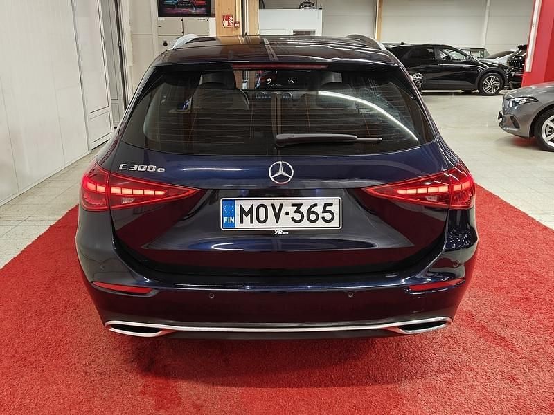 Käytetty Mercedes C300e Business 204 HP (150 kW) 2023 Farmari