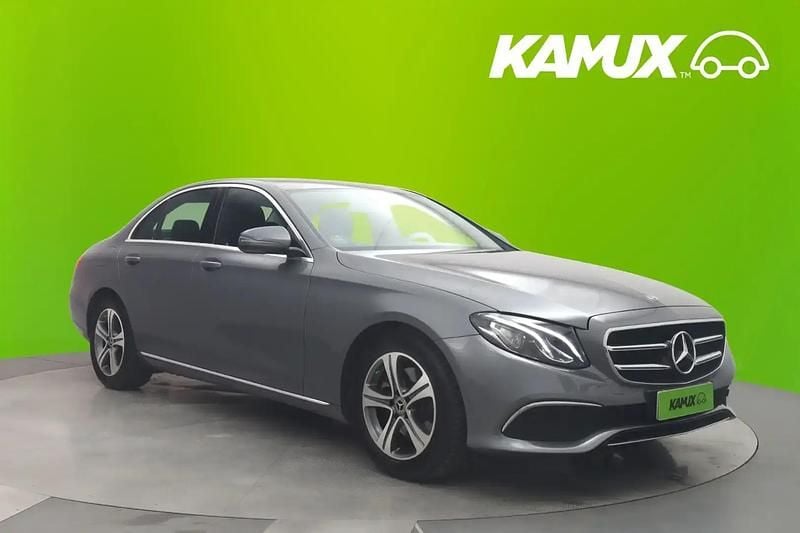 Hopea / harmaa Käytetty 2019 Mercedes E220 Business Sedan | 32 890 € (Hyvä tarjous) - Kuva 1/4