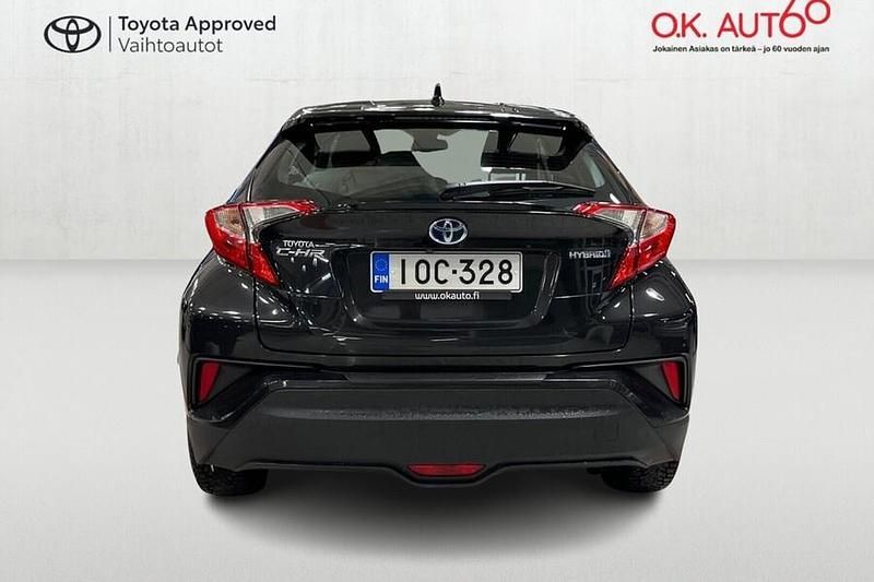 Käytetty Toyota C-HR Active 122 HP (89 kW) 2018 209 Katumaasturi