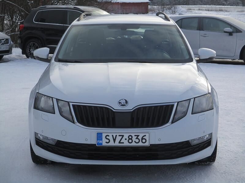 Käytetty Skoda Octavia Business Line 116 HP (85 kW) 2019 Valkoinen Farmari