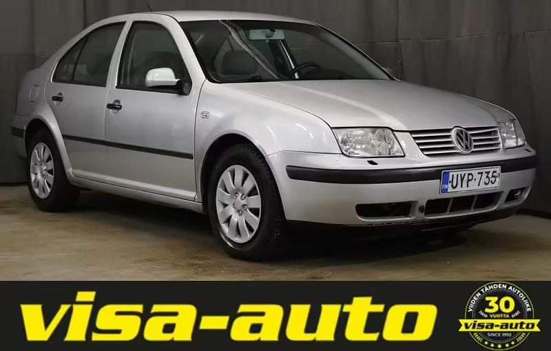 Käytetty VW Bora 102 HP (75 kW) 2003 Harmaa Sedan