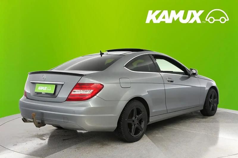 Käytetty Mercedes C220 170 HP (125 kW) 2012 Hopea / harmaa Coupe - kaksiovinen