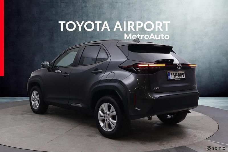 Käytetty Toyota Yaris Cross 116 HP (85 kW) 2024 Met. sininen Katumaasturi