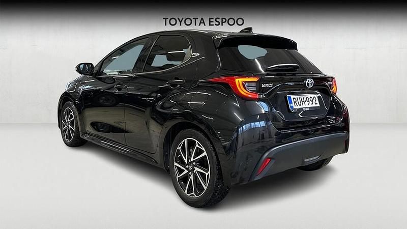 Käytetty Toyota Yaris Hybrid Style 116 HP (85 kW) 2021 Viistoperä