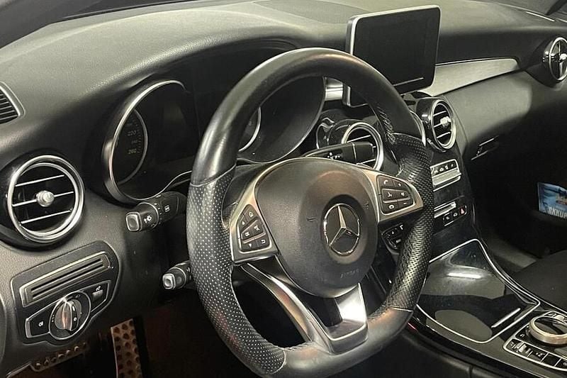 Käytetty Mercedes C200 AMG 184 HP (135 kW) 2018 Valkoinen Sedan