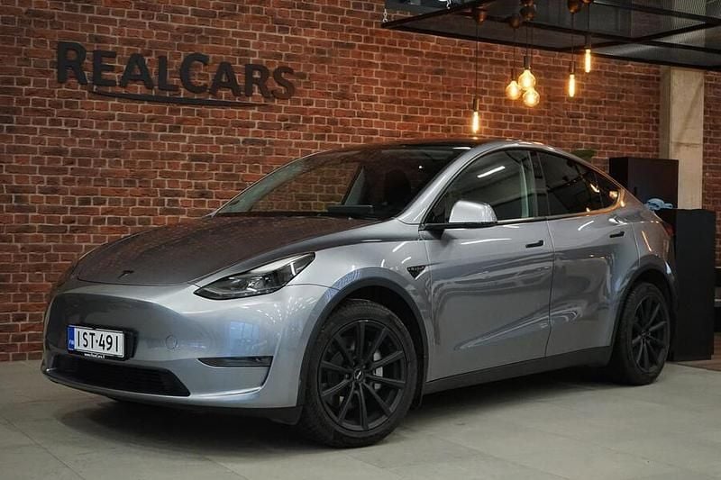 Käytetty 2023 Tesla Model Y Long Range AWD Katumaasturi | 36 900 € (Perustarjous) - Kuva 1/4