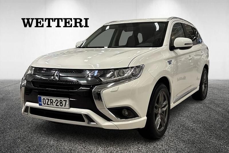 Käytetty 2020 Mitsubishi Outlander P-HEV Active Katumaasturi | 20 490 € (Hyvä tarjous) - Kuva 1/3