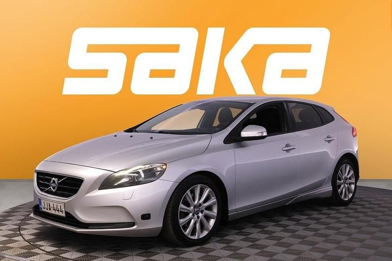 Käytetty Volvo V40 Business Edition 114 HP (83 kW) 2014 Viistoperä