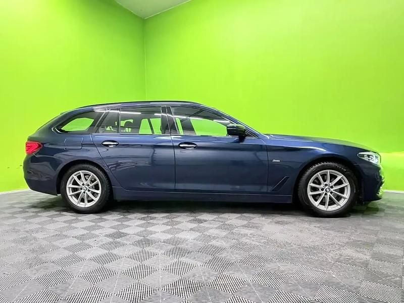 Käytetty BMW 520 Sport Line 190 HP (139 kW) 2017 Sininen Farmari