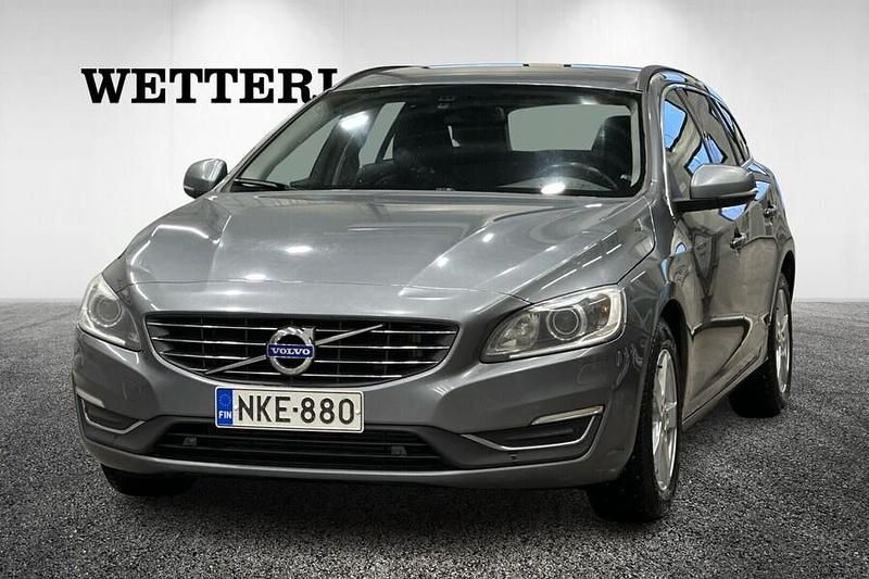 Harmaa Käytetty 2015 Volvo V60 Momentum Farmari | 8 900 € (Perustarjous) - Kuva 1/4
