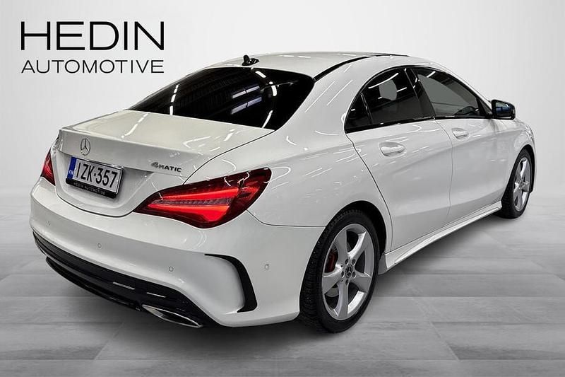 Käytetty Mercedes CLA200 Business 136 HP (100 kW) 2017 Valkoinen Coupe - kaksiovinen