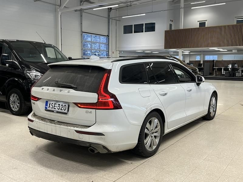 Käytetty Volvo V60 Momentum 190 HP (139 kW) 2019 Farmari