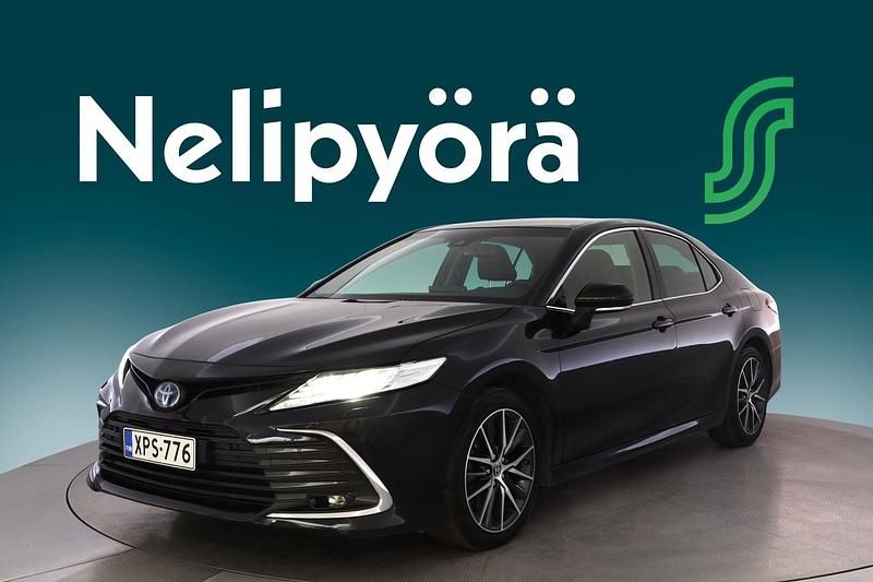 Musta Käytetty 2022 Toyota Camry Style Sedan | 22 450 € (Hyvä tarjous) - Kuva 1/3