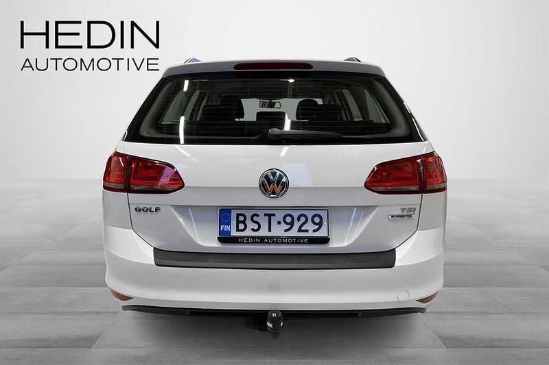 Käytetty VW Golf VII Trendline 86 HP (63 kW) 2015 Valkoinen Farmari