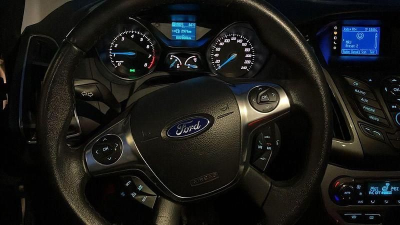 Käytetty Ford Focus Titanium 125 HP (91 kW) 2012 Viistoperä