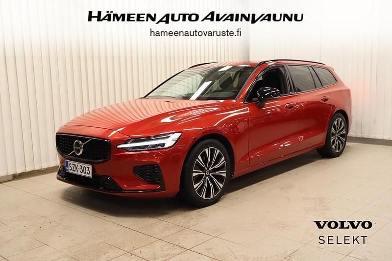 Käytetty Volvo V60 Plus 350 HP (257 kW) 2025 Punainen Farmari